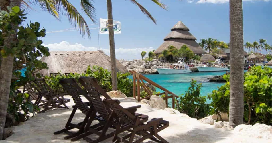 Xcaret vs. Xel-Há: Which Cultural and Eco Park is Best for You